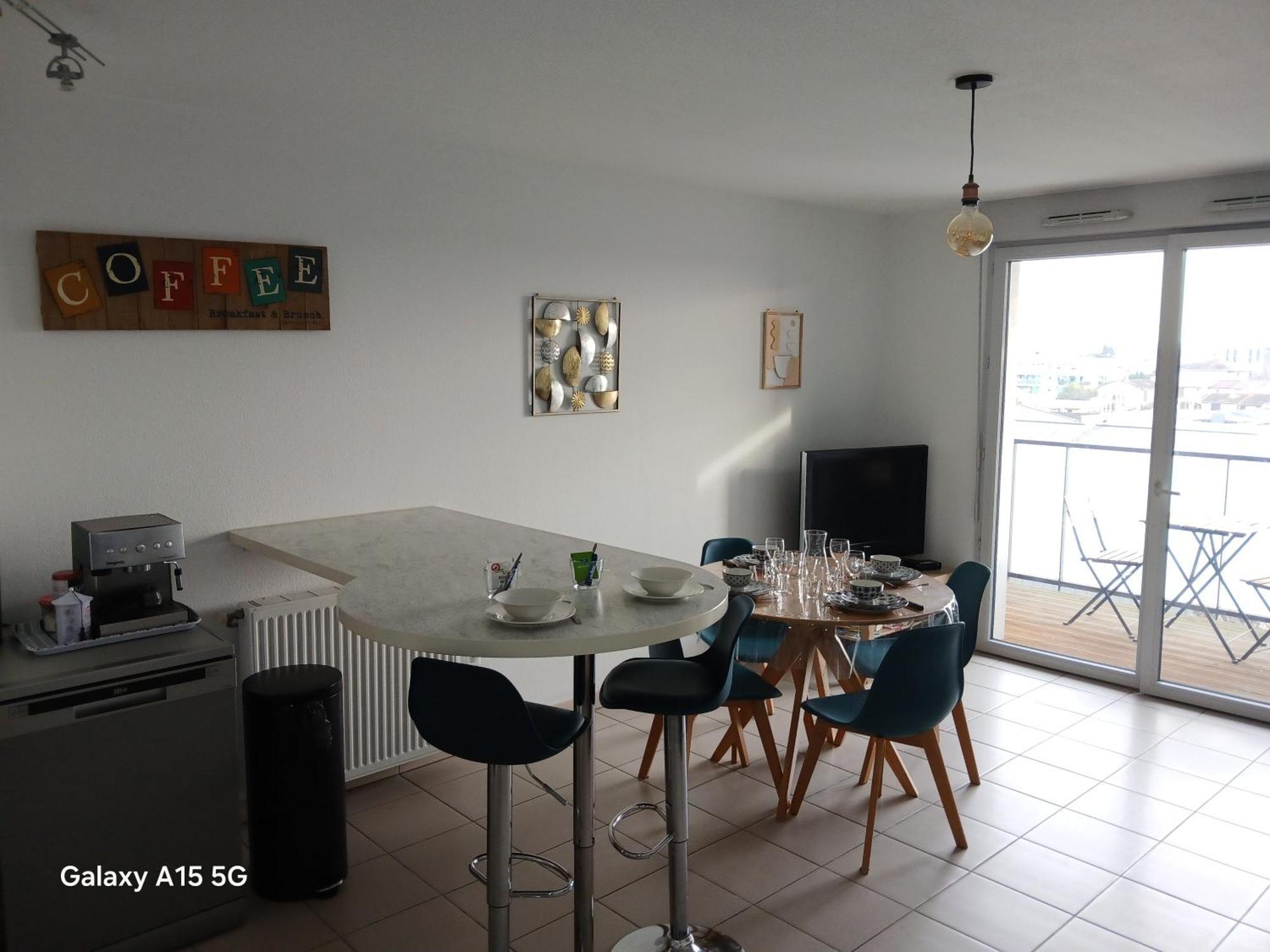 Apartment Spacieux T3 Balcon Parking Prive